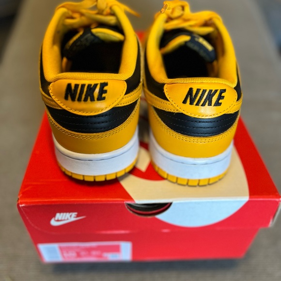 Nike Dunk Low Retro - Picture 2 of 5